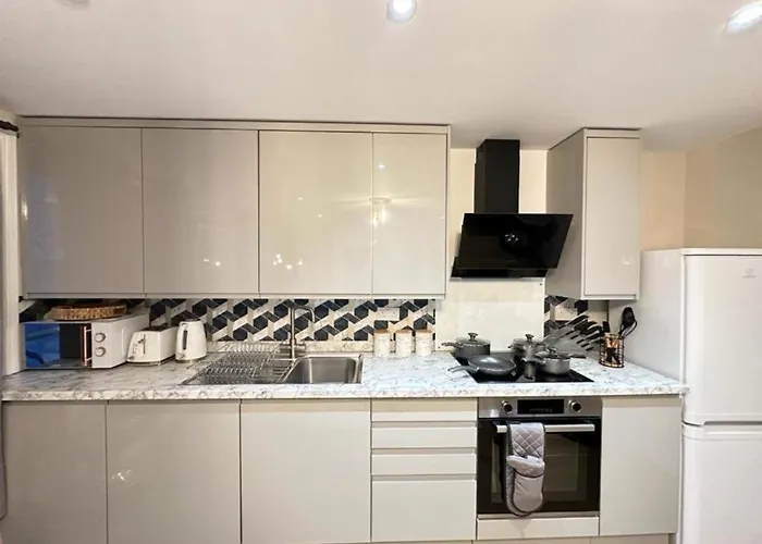 F3- Gorgeous 1 Bed Flat Near Edgware Road Station